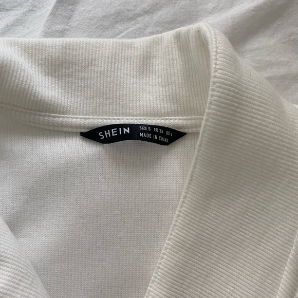 white collared cropped tee - Picture 2 of 3